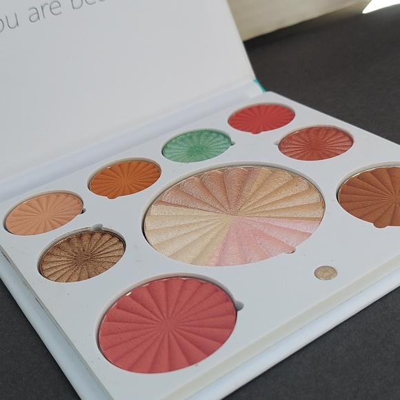 OFRA Mini Mix Good To Go Palette - Picture 6 of 6